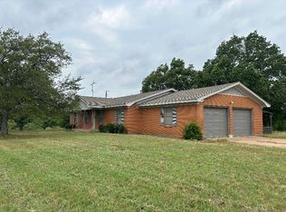 1020 E McGregor Dr, Mc Gregor, TX 76657