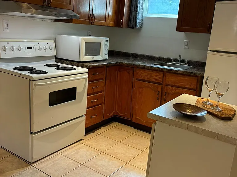 1470 Fisher Ave — Photo 7