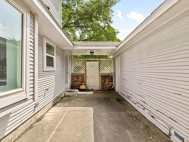 2114 Briargreen Dr — Photo 30