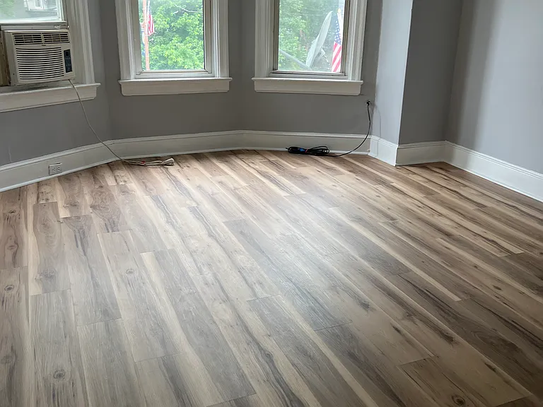236 S Broadway — Photo 10