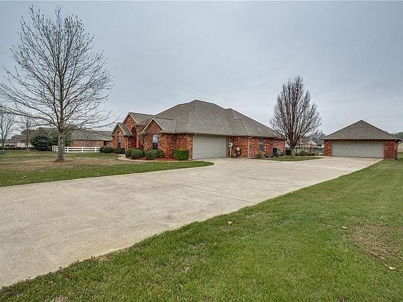 4th image of 3708 Vista North Dr
