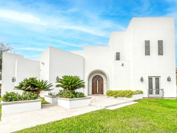 3002 Swift Dr, Laredo, TX 78041