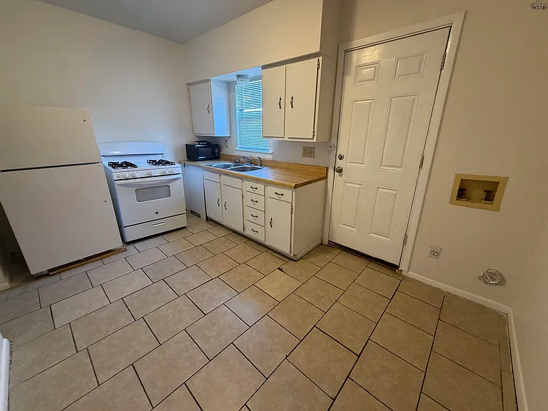 614 Sunset Dr — Photo 6
