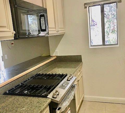 3rd image of 6936 Morella Ave #4