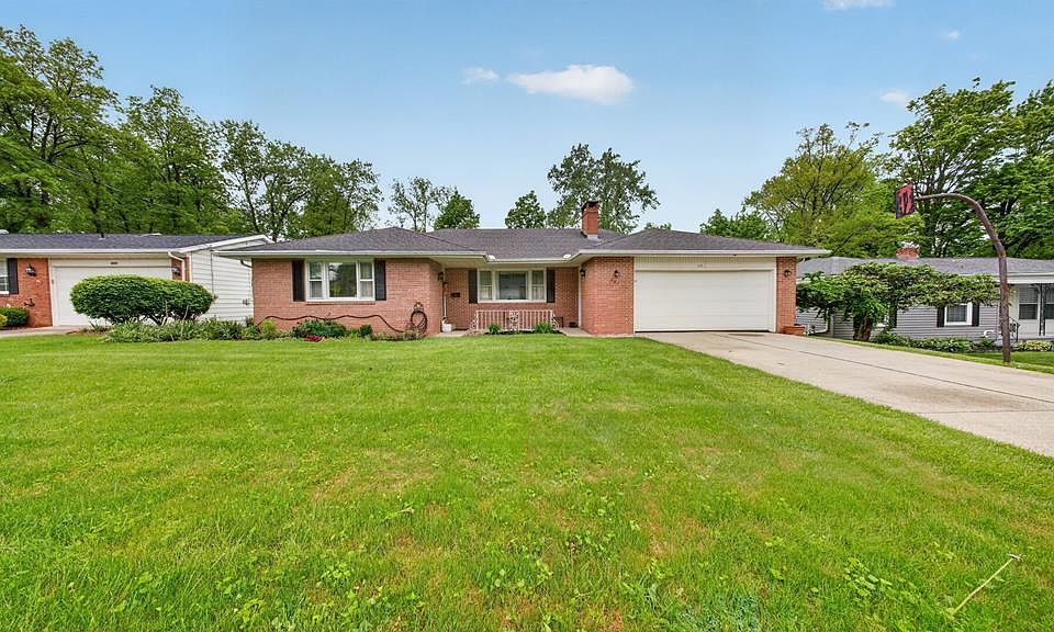 1st image of 472 Fairoaks Blvd
