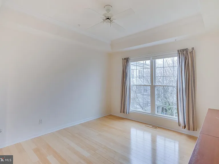 7046 Falls Reach Dr #304 — Photo 18