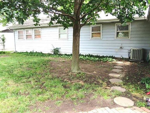 3rd image of 701 E McKinley St #B