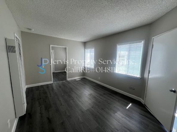 6015 Pine Ave #B