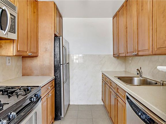 3rd image of 3123 Bailey Ave APT 4E