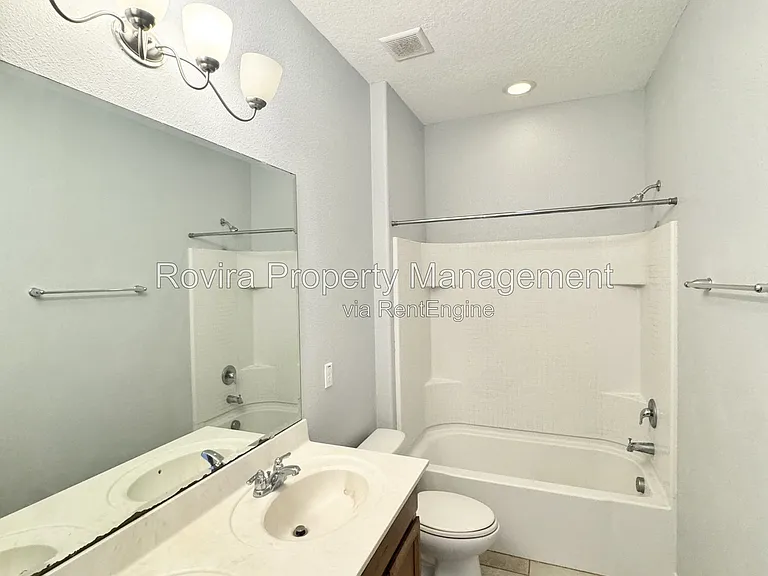 3221 Olivia Breeze Dr — Photo 10