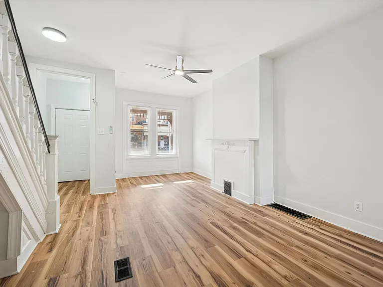 5523 Poplar St — Photo 5