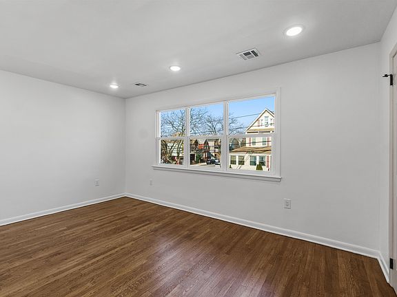 5th image of 318 Arlington Ave Floor 2