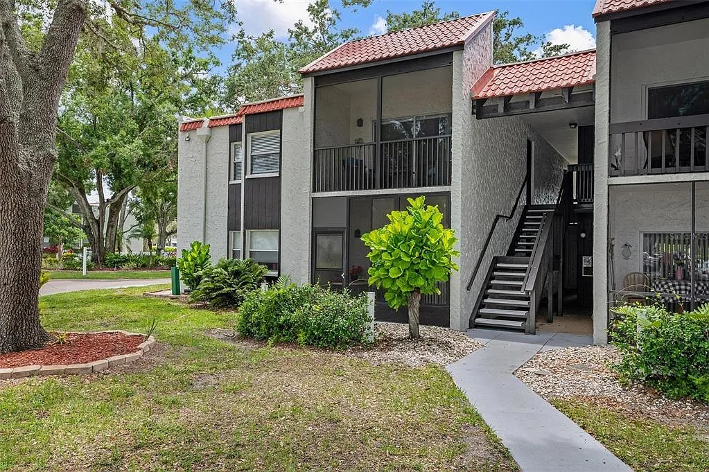 2 bed, 2.0 bath, 876 sqft, $1,700 — Photo 1