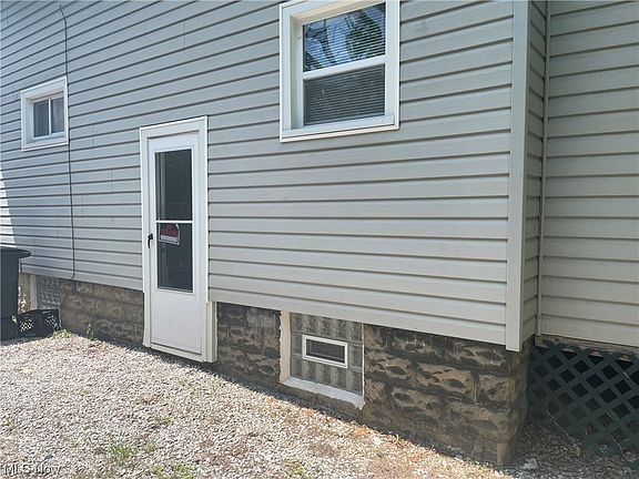 2nd image of 824 Stadelman Ave