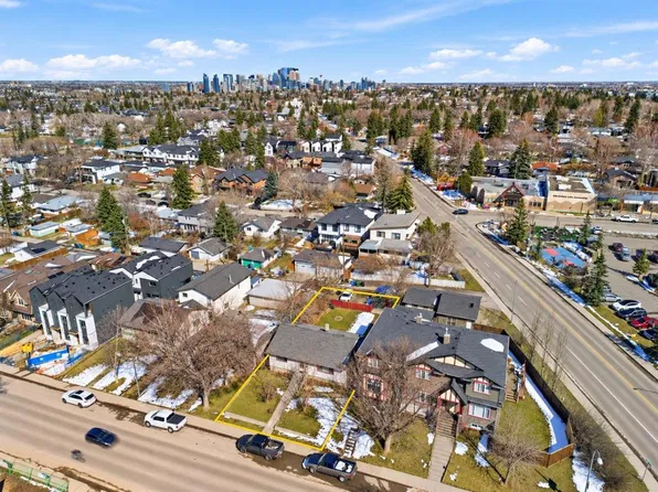 3218 W 29th St SW, Calgary, AB T3E 2L1