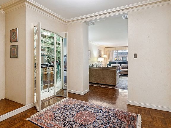 2nd image of 10 E 70th St APT 6A