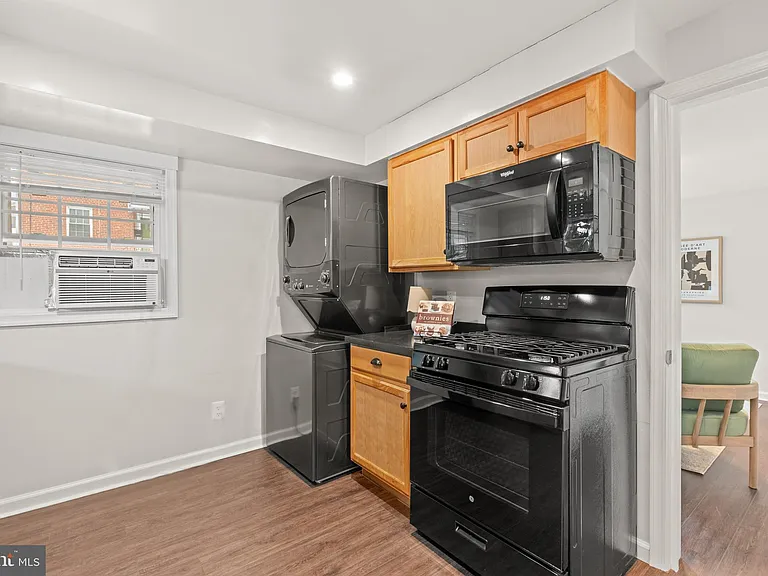 1700 Dewitt Ave #1 — Photo 9