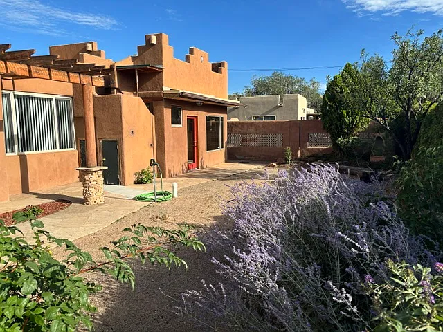 333 Villeros St