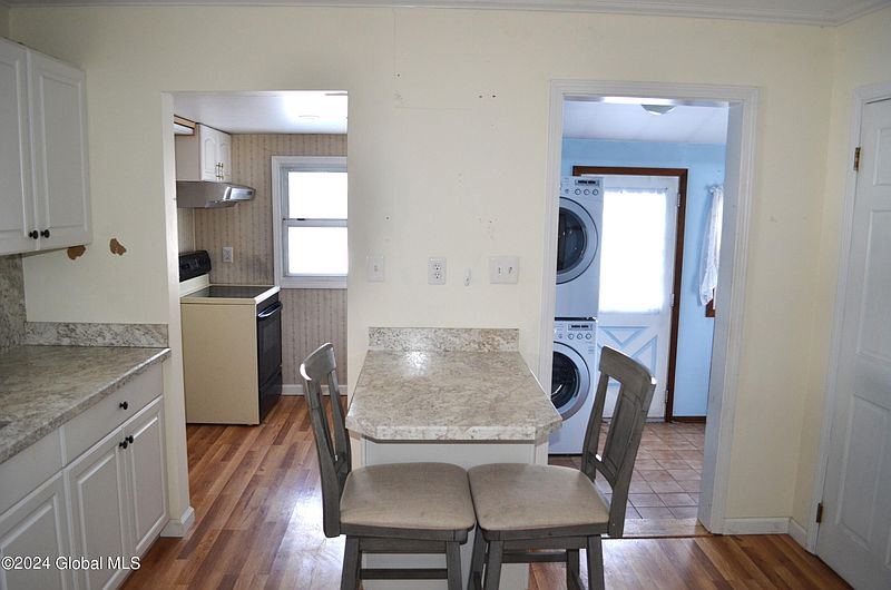 3rd image of 407 Walnut Street