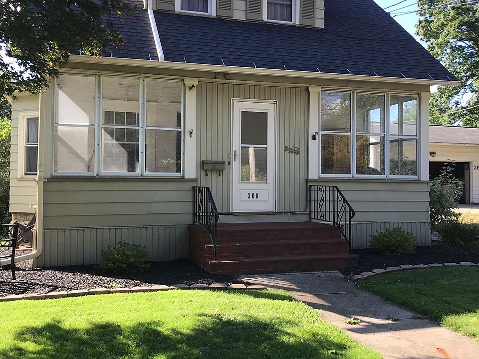 1st image of 300 N Main St