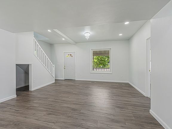 3rd image of 172 N Main St