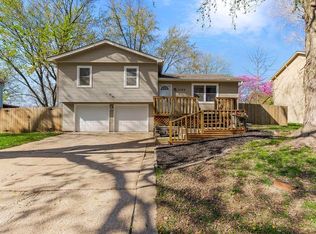 1102 NE Columbus St, Lees Summit, MO 64086