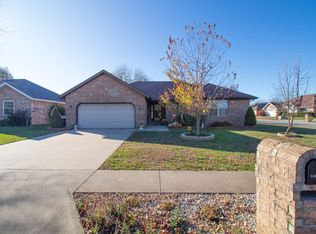 3565 S Lexus Ave, Springfield, MO 65807