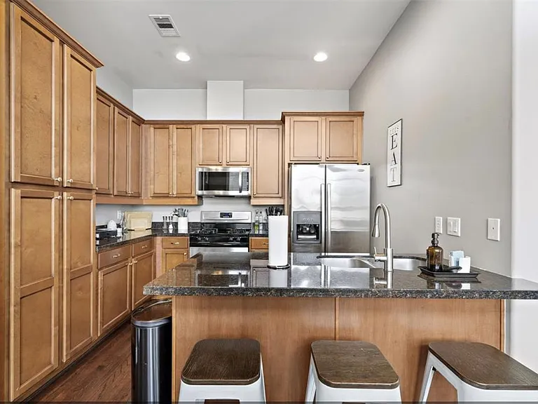2512 Leeland St — Photo 18