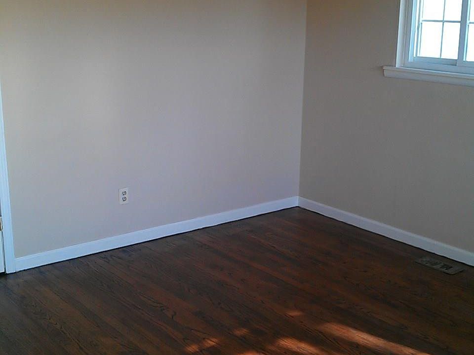 2nd image of 903 N Dogwood St