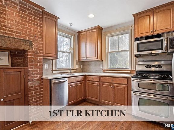 4th image of 311 S Maple Ave