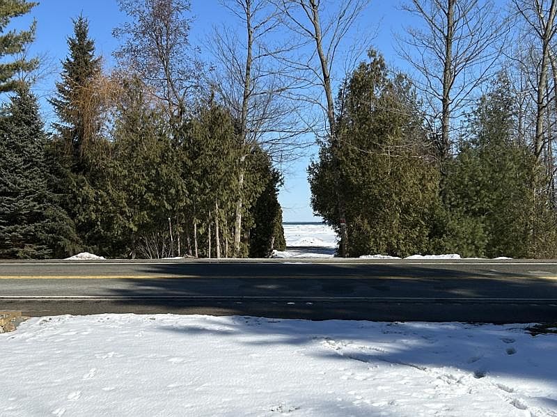 1st image of S Lakeshore Rd