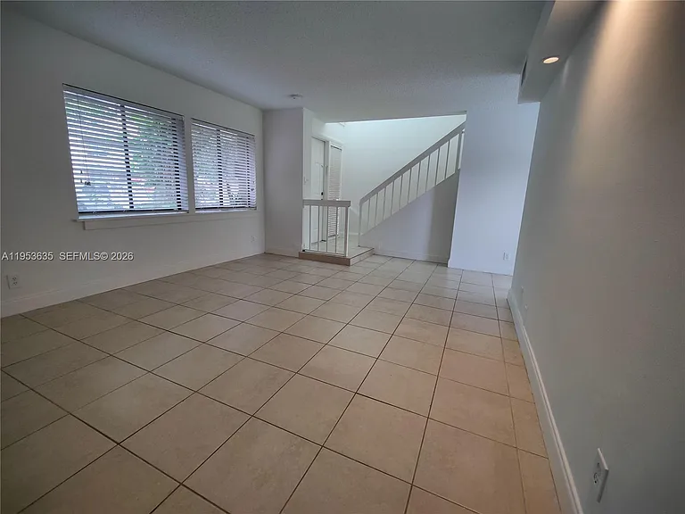 181 Wimbledon Lake Dr — Photo 18