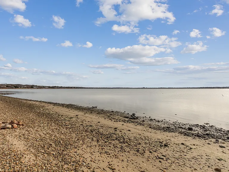 E Lake Dr — Photo 17