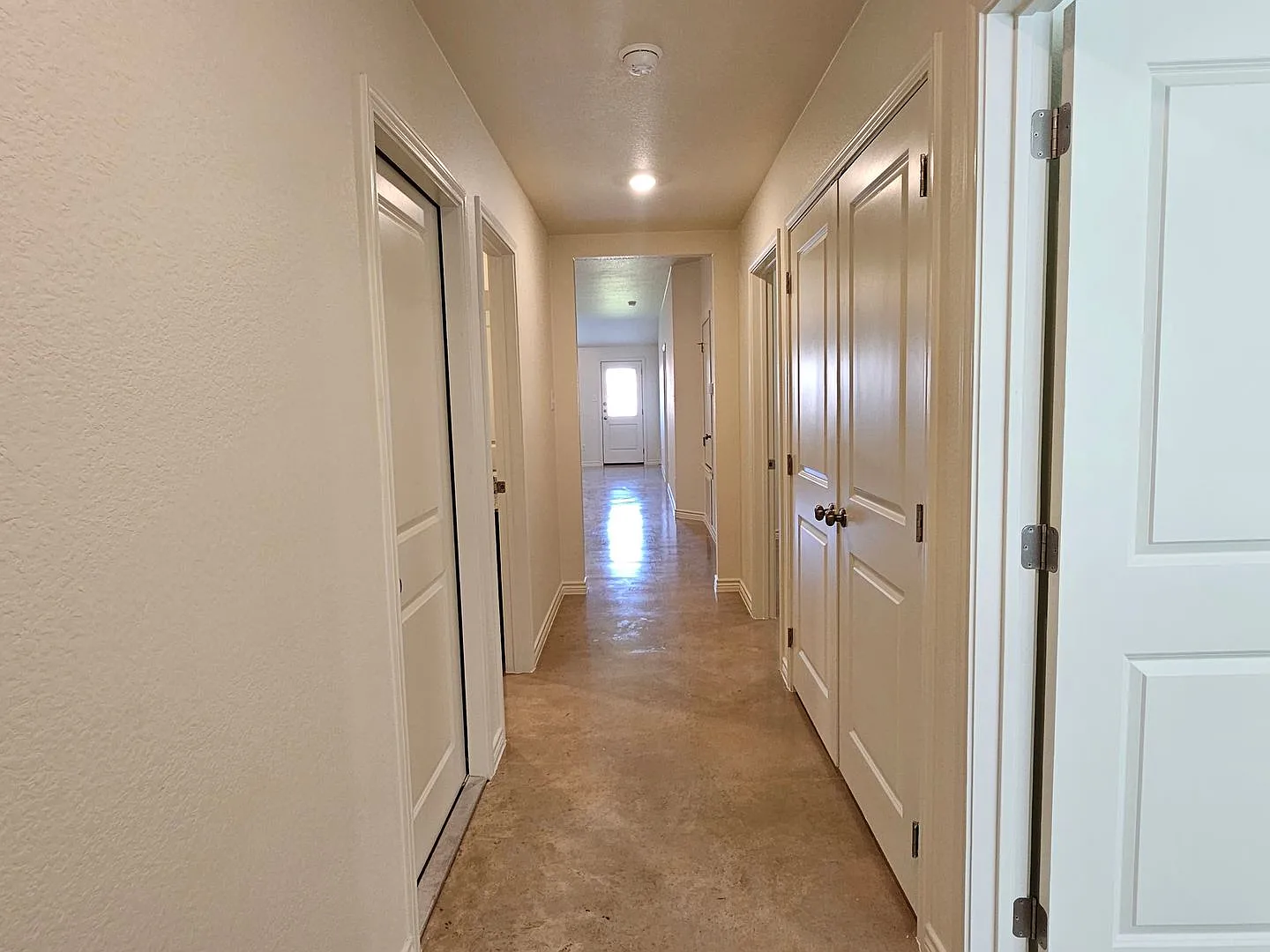 1262 Lehmann Dr — Photo 2
