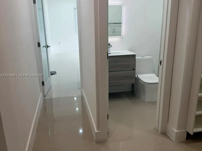 861 E 33rd St #1 — Photo 6