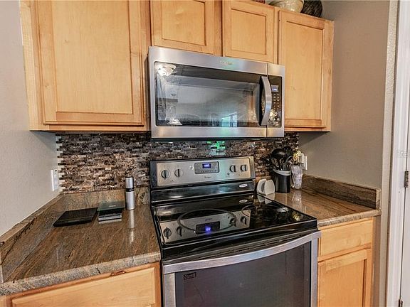 5th image of 1324 Puritan St