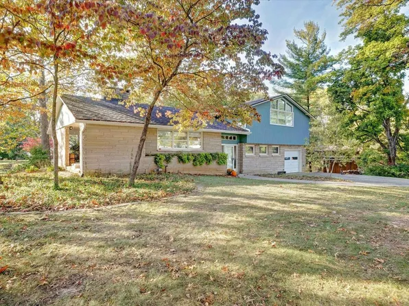 614 S Meadowbrook Dr, Bloomington, IN 47401