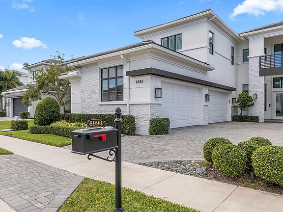 5th image of 6990 NW 27th Avenue