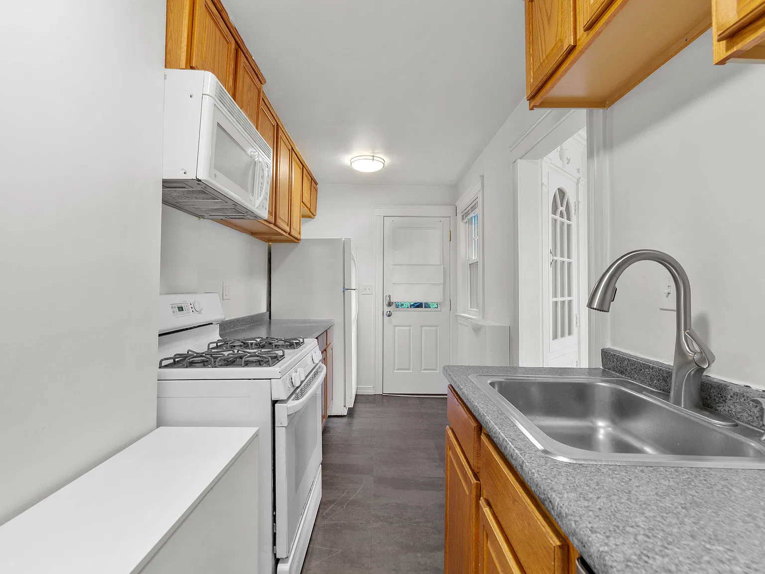 24 Potomac St — Photo 3