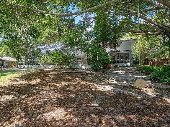 5th image of 1525 S Lodge Dr