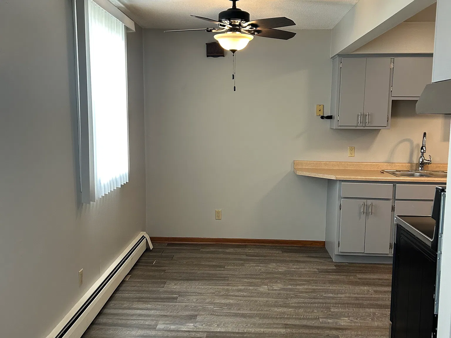 2 bed, 918 sqft, $1,375 — Photo 3
