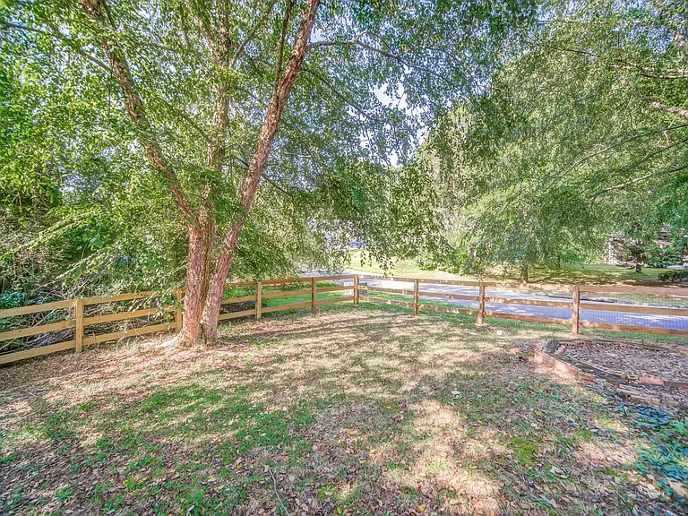 5126 Village Green Way — Photo 14