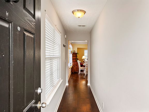 4th image of 4316 Aurora Cir