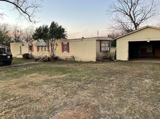 601 E Walcott Ave, Comanche, TX 76442