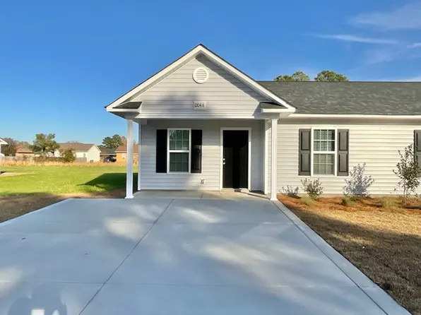 1204 Woodridge Dr #A, Lumberton, NC 28358