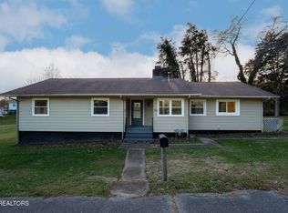 101 Taylor Rd, Oak Ridge, TN 37830