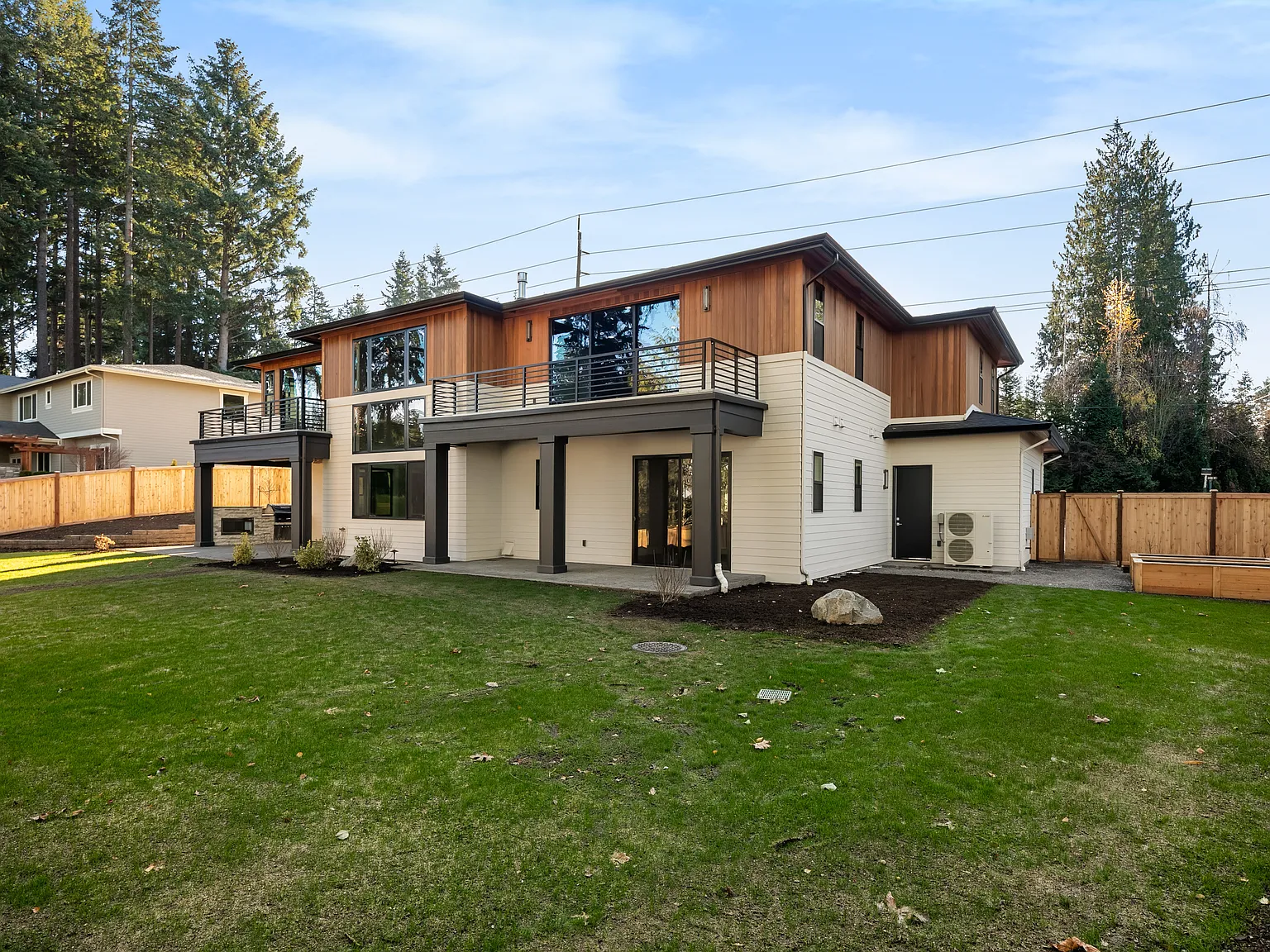 5 bed, 4810 sqft, $17,500 — Photo 4