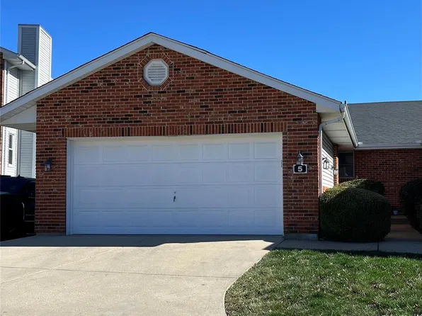 5 Thornhurst Ct, Columbia, IL 62236