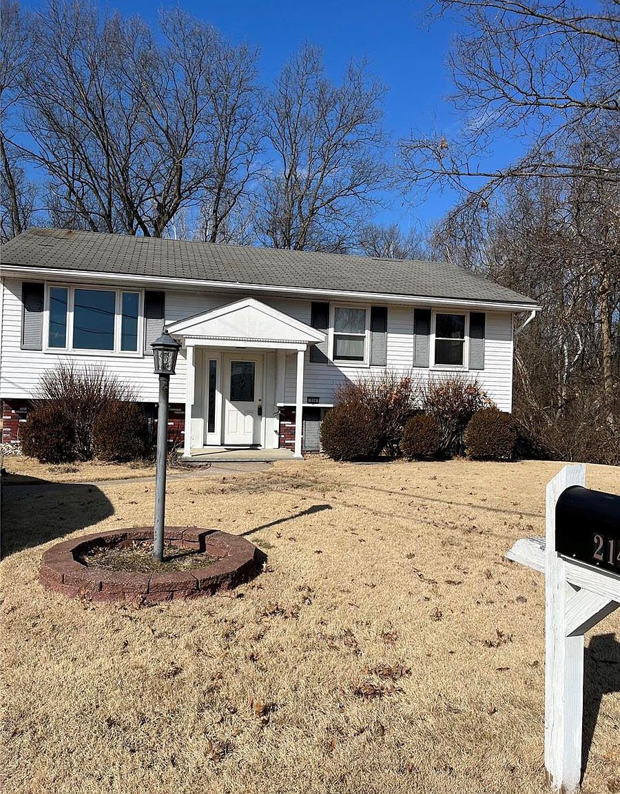 214 Pine Ridge Dr, Godfrey, IL 62035 Zillow