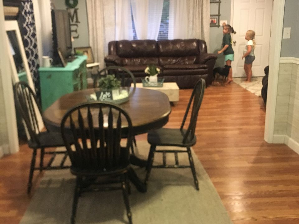 2nd image of 1400 Davis St